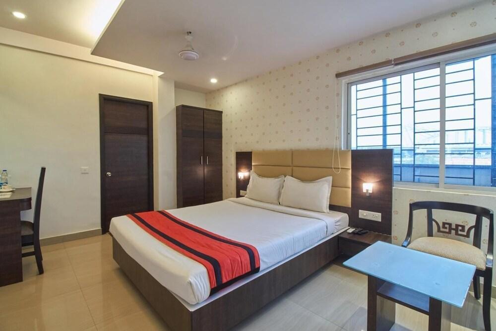 Crest Inn Kalkuta Zewnętrze zdjęcie
