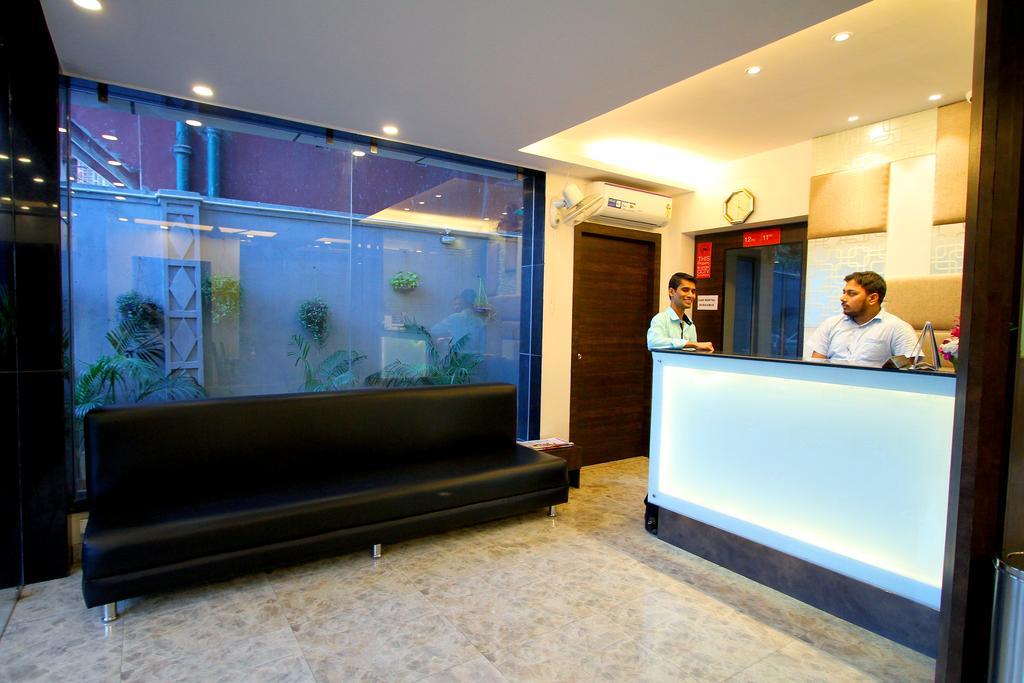 Crest Inn Kalkuta Zewnętrze zdjęcie