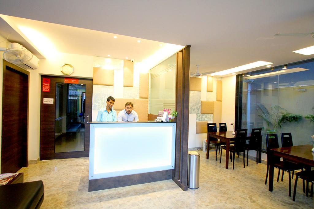 Crest Inn Kalkuta Zewnętrze zdjęcie