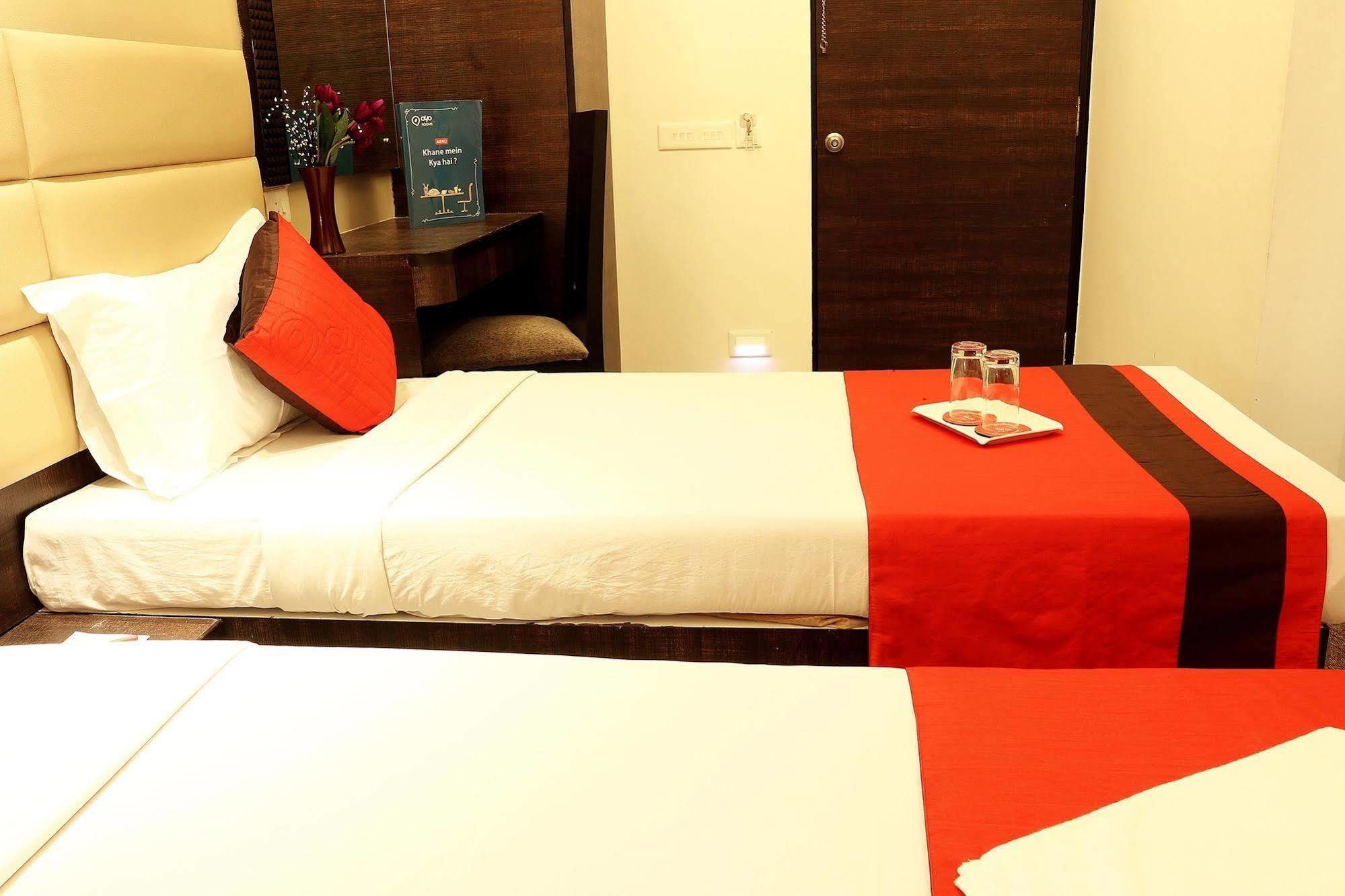 Crest Inn Kalkuta Zewnętrze zdjęcie