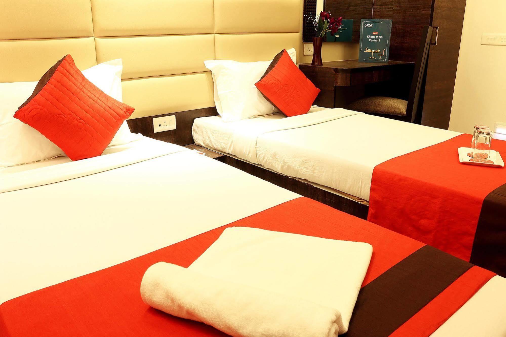 Crest Inn Kalkuta Zewnętrze zdjęcie