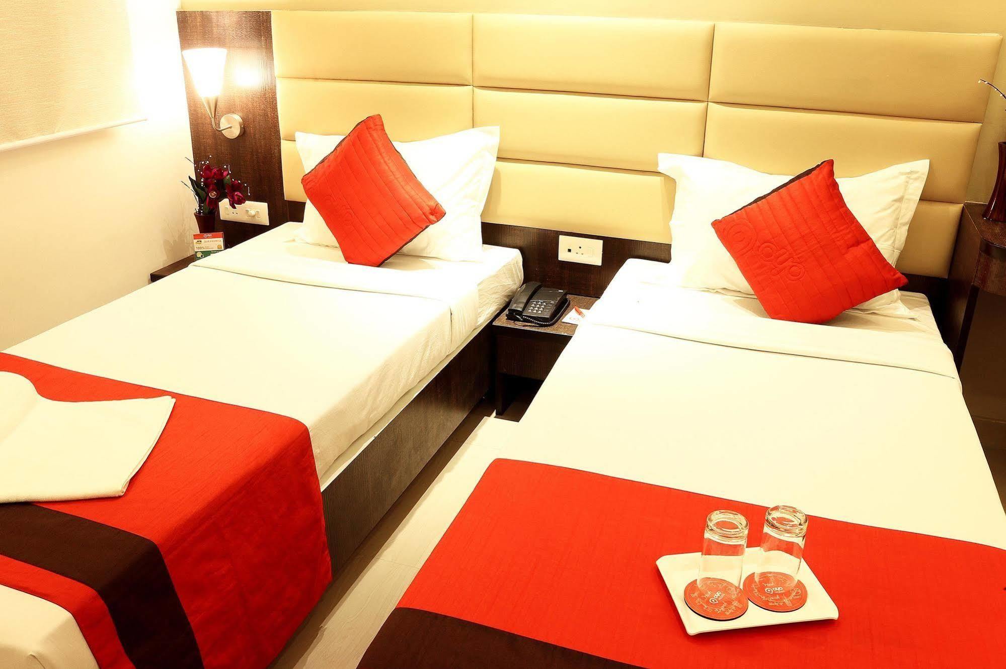 Crest Inn Kalkuta Zewnętrze zdjęcie